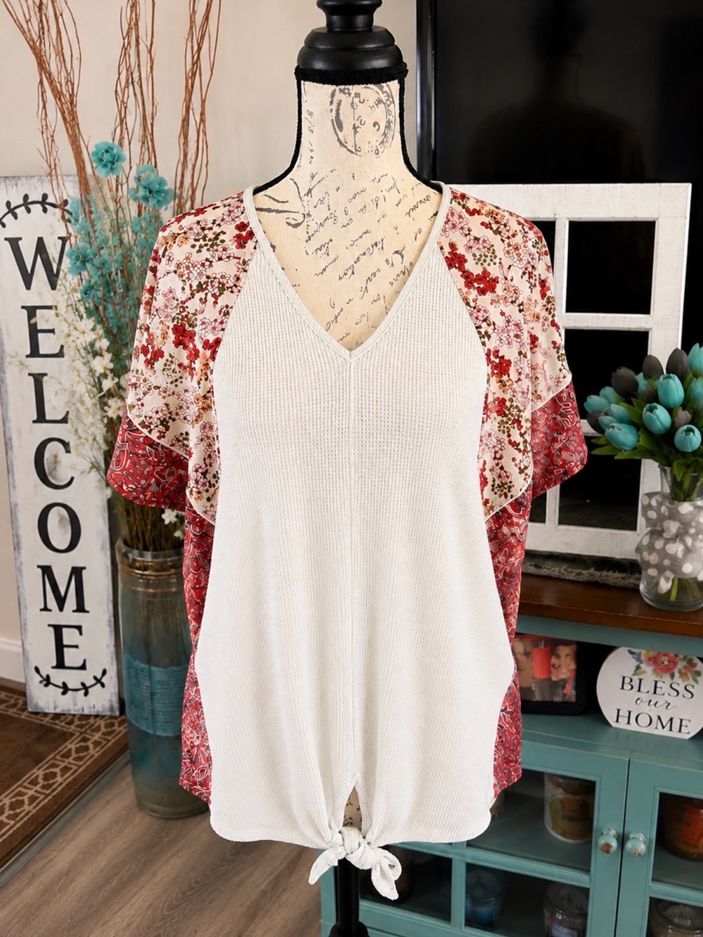 Andthewhy Ivory Knit V-Neck Tunic with Red Floral Raglan Sleeves Small